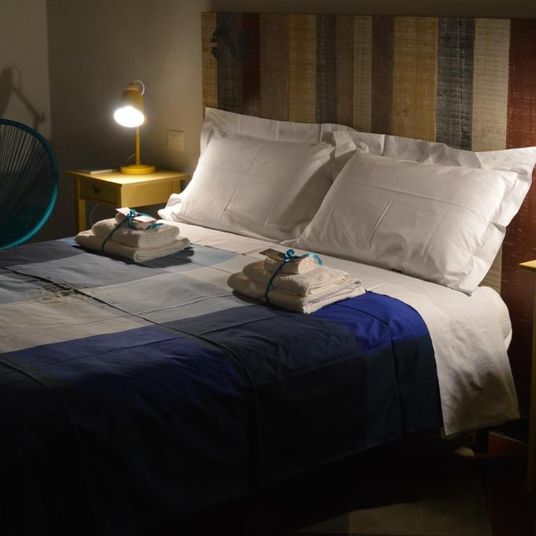 Bed, Book & Breakfast Landolina - Deluxe Room with Balcony - 1