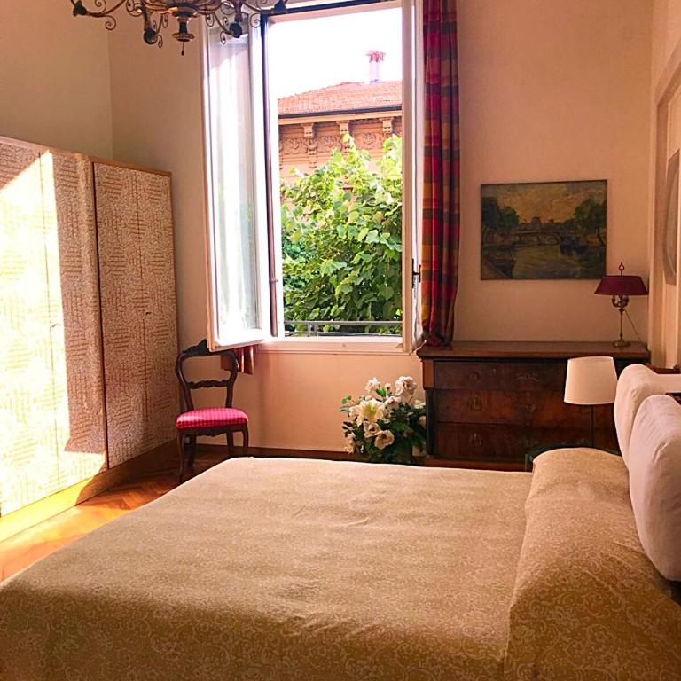 Italy Prestigious Guest House - Camera Matrimoniale/Doppia con Letti Singoli con Bagno Privato Esterno - 3
