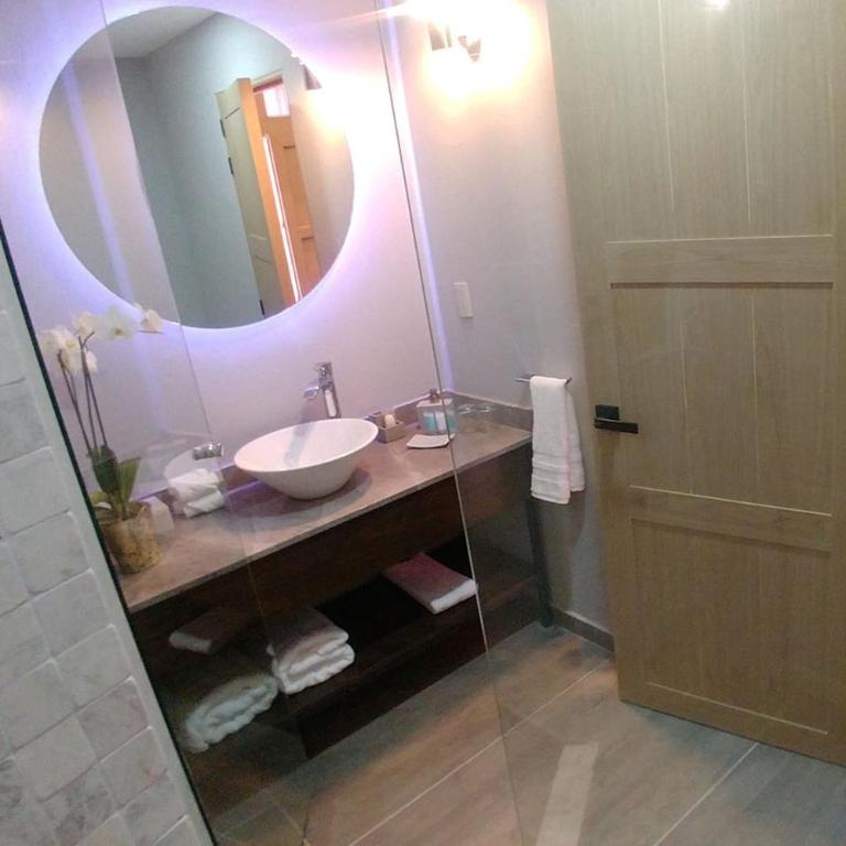 Hotel Casa Once - Deluxe King Suite - 11