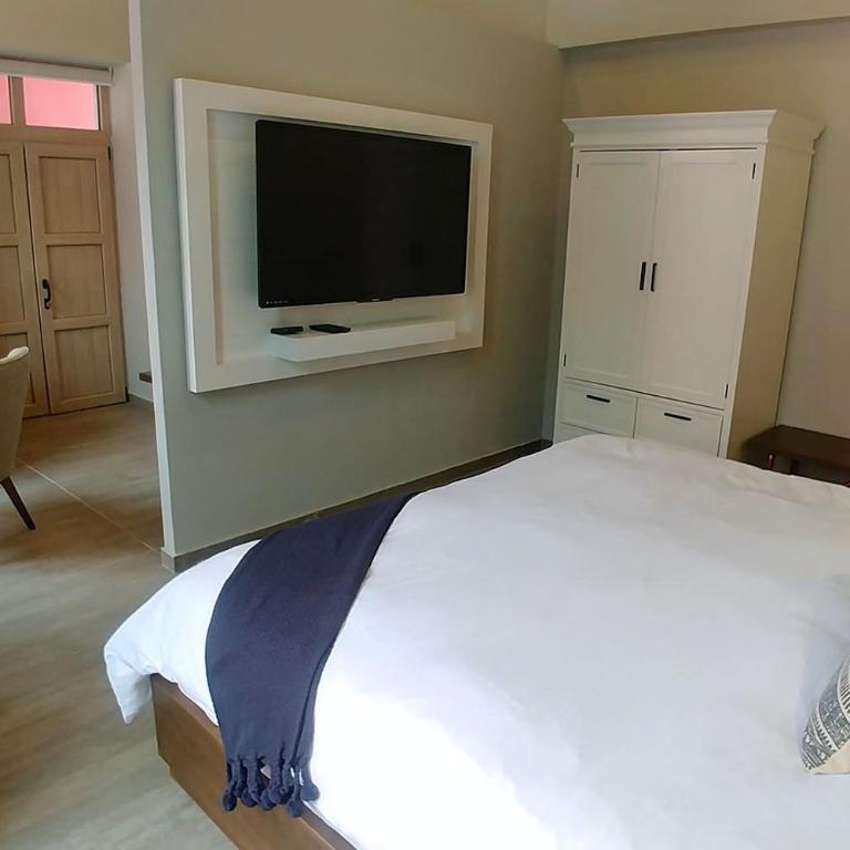 Hotel Casa Once - Deluxe King Suite - 12