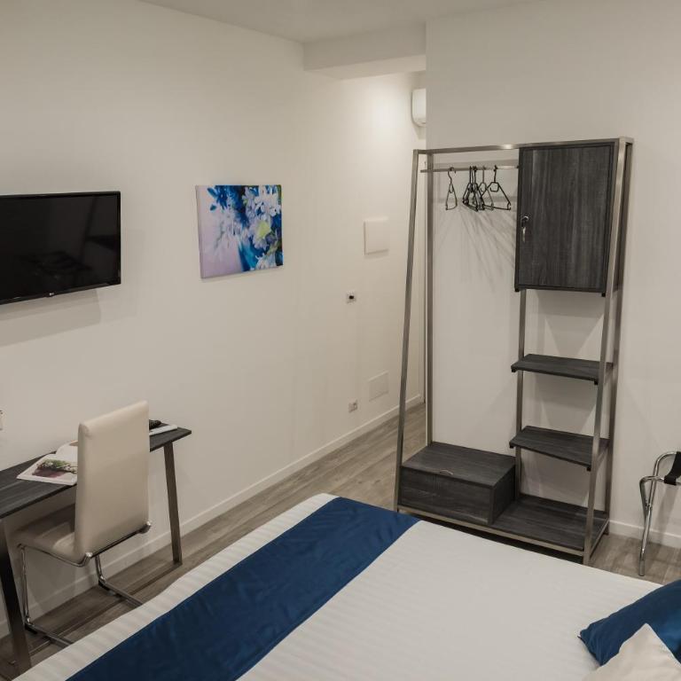 B&B Elegance - Double or Twin Room with Balcony - 4