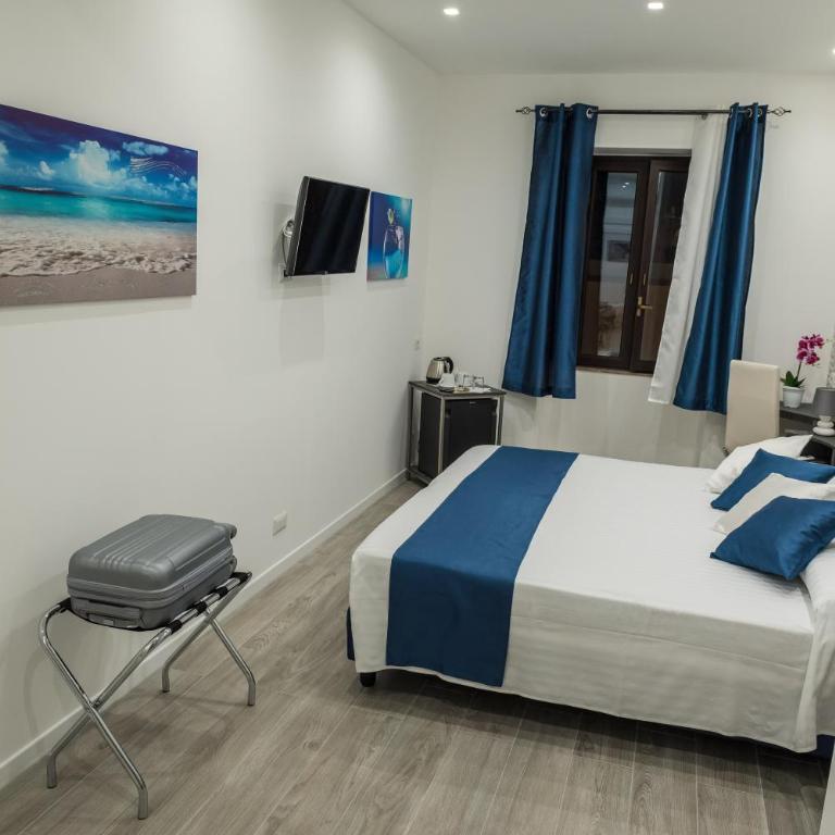 B&B Elegance - Double or Twin Room with Private Bathroom - 2