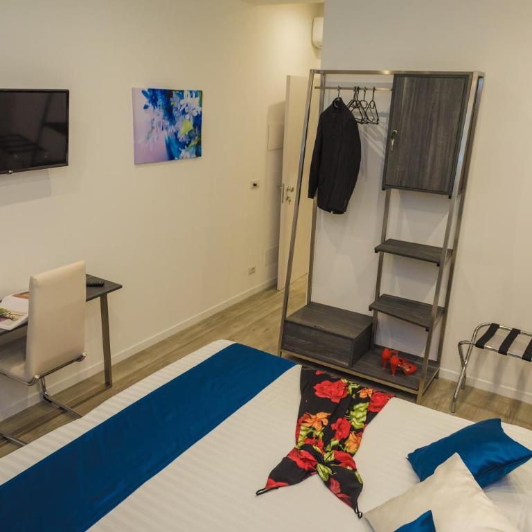 B&B Elegance - Double or Twin Room with Balcony - 5