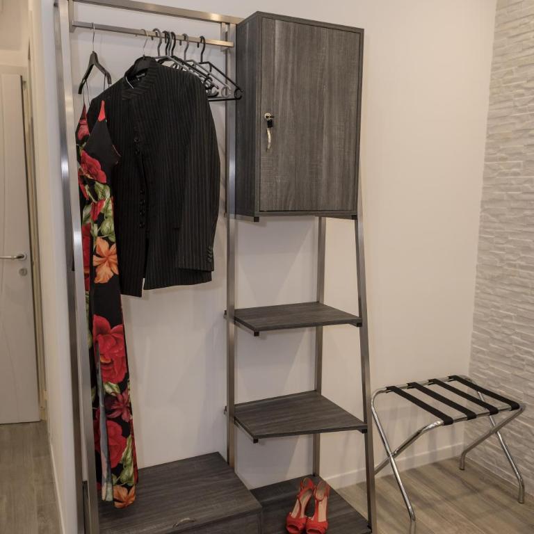 B&B Elegance - Double or Twin Room with Balcony - 11