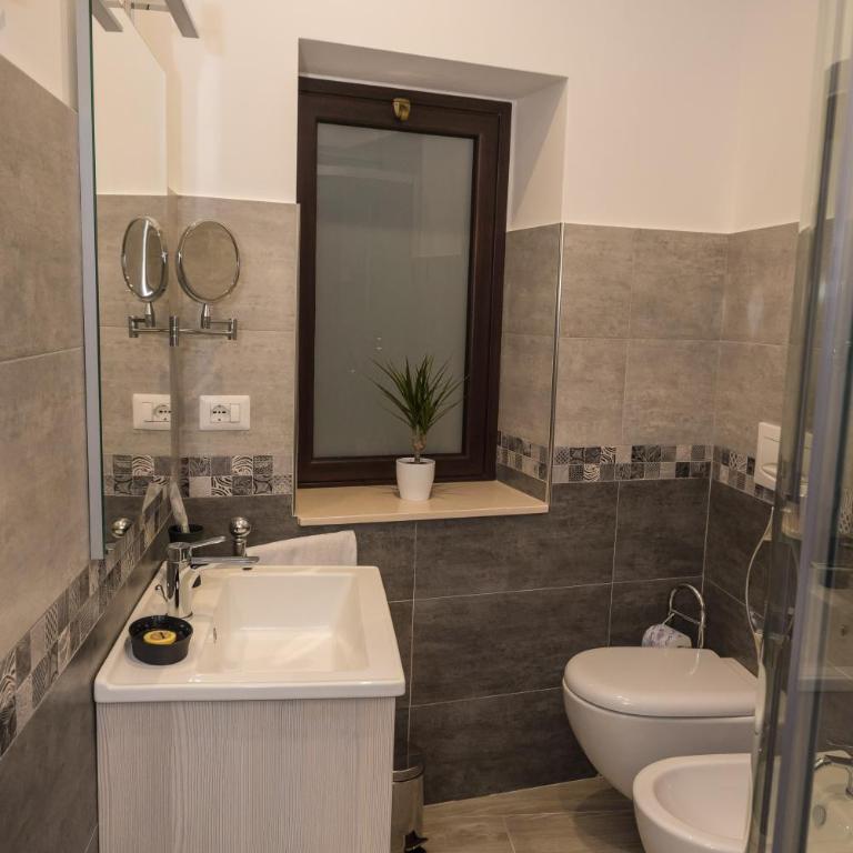 B&B Elegance - Double or Twin Room with Balcony - 15