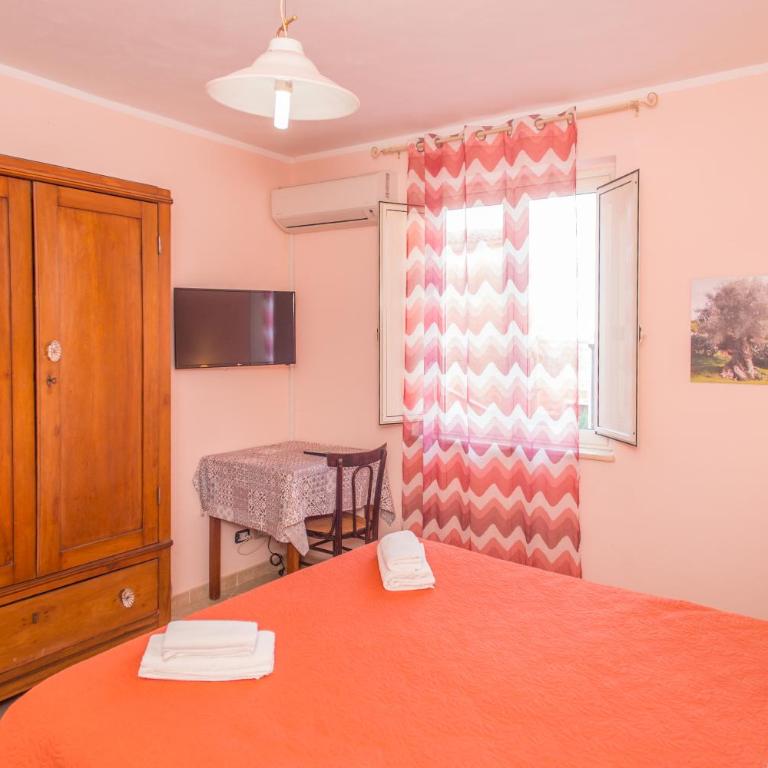 Le Terrazze di Pirandello - Standard Double Room with Shared Bathroom - 3