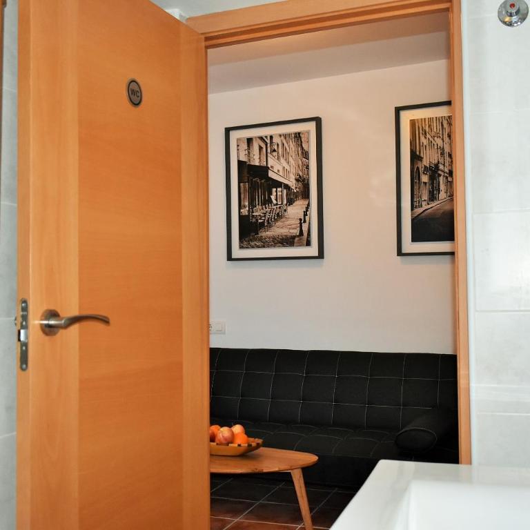 Urban Suites Granada - Apartment with Balcony - 11
