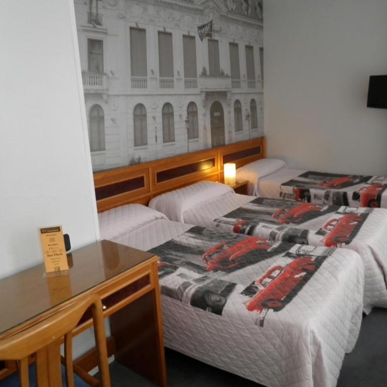 Hotel Photo Zabalburu - Triple Room - 4