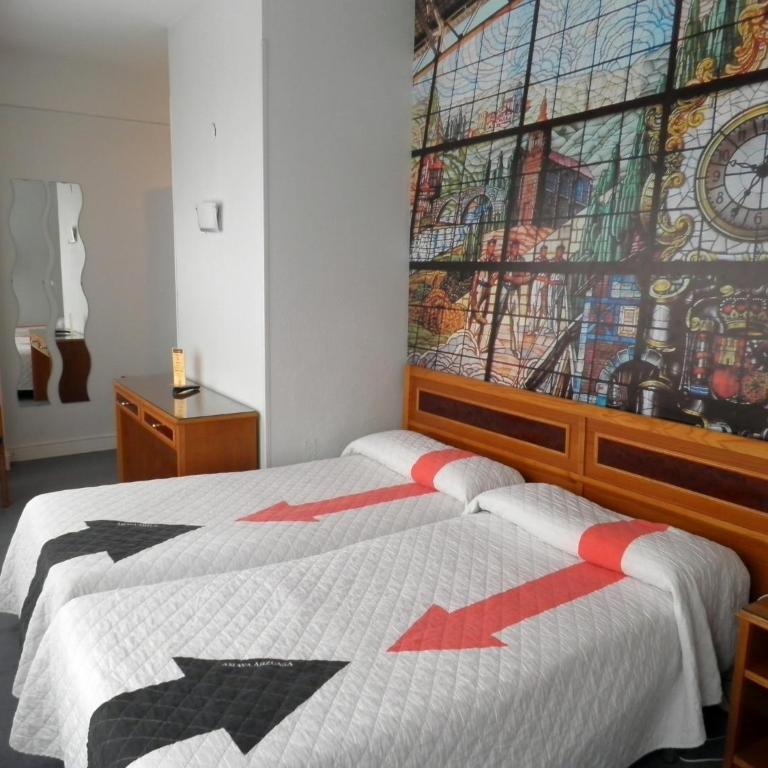 Hotel Photo Zabalburu - Triple Room - 3