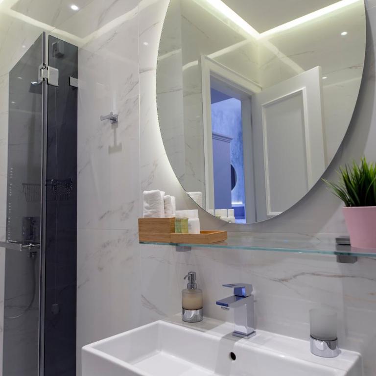 Public House Hotel - Standardna Jednokrevetna Soba sa Besplatnim Parkingom - 6