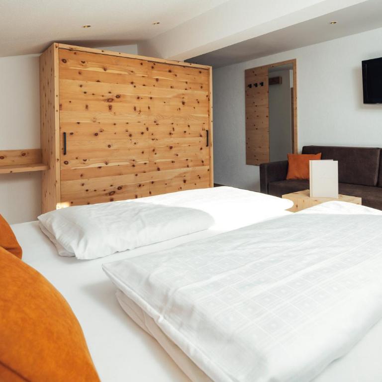 Hotel Edelweiss Superior - Deluxe Doppelzimmer mit Balkon - 3