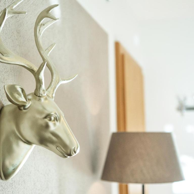 Bayern Resort Hotel - Adults only - mit Zugspitzblick - Eibsee-Nähe - Wellnessbereich - Naturpool im Sommer - Comfort Doppelzimmer mit Balkon - 6