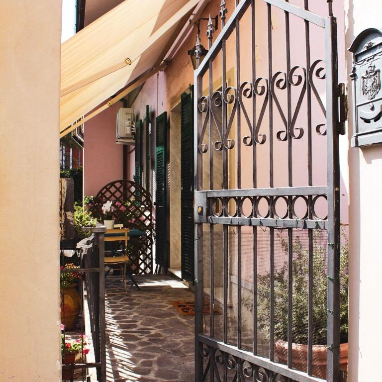 La Casa dei Fiori - Two-Bedroom Apartment - 3