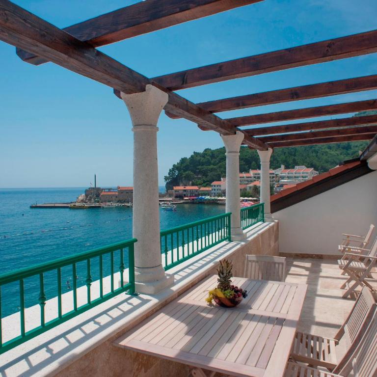 Piazza Apartments 1 - Luxury Two-Bedroom Apartment - 8
