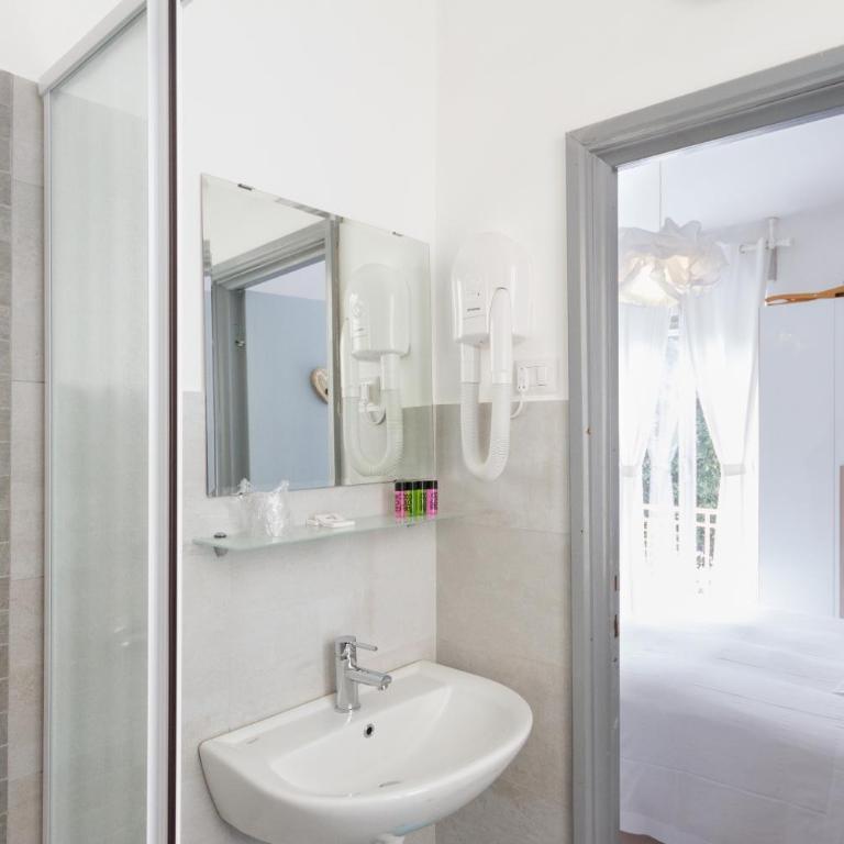 Hotel Spot Varazze - Camera Tripla - 9