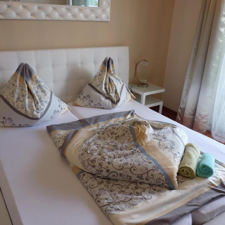Pension Krakolinig - Doppelzimmer mit Balkon und Seeblick - 6