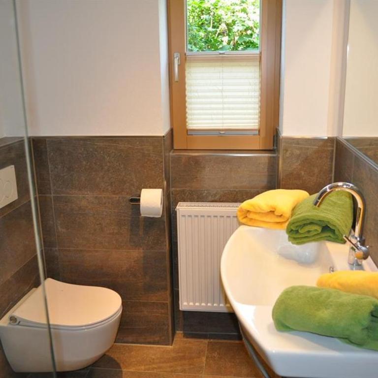 Gästehaus am Brunnen - Apartment mit 1 Schlafzimmer und Balkon - 6