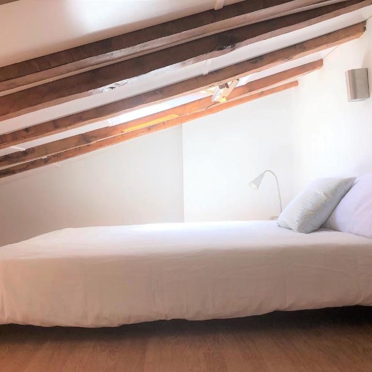 CHUECA Apartamentos Noxi - Dúplex para 6 - 3