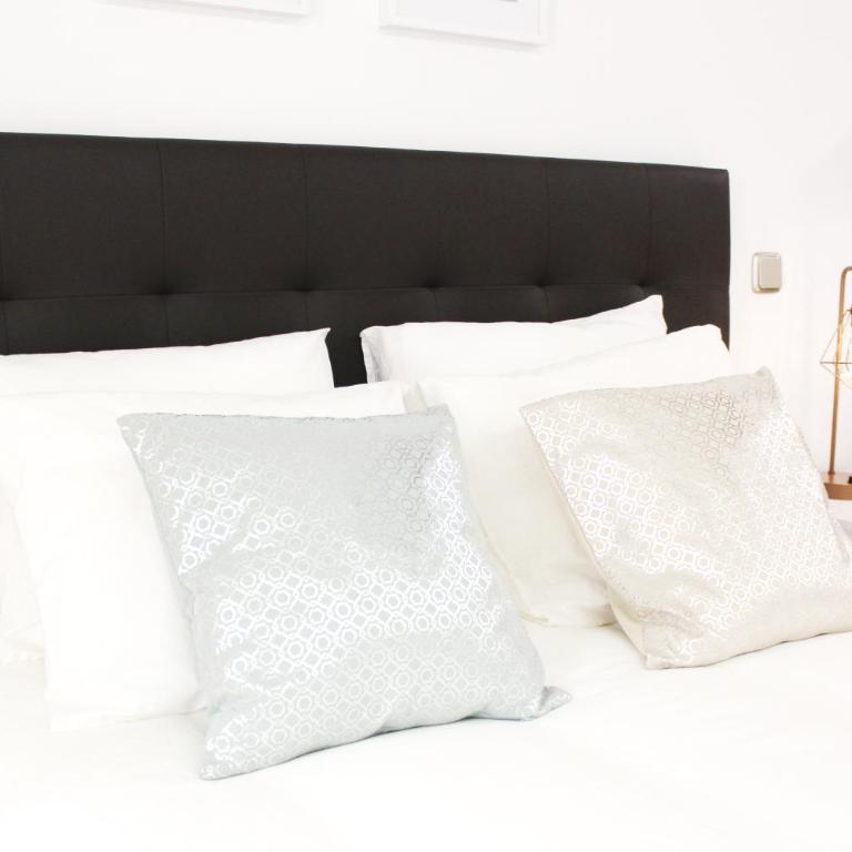CHUECA Apartamentos Noxi - Estudio con balcón para 3 - 5