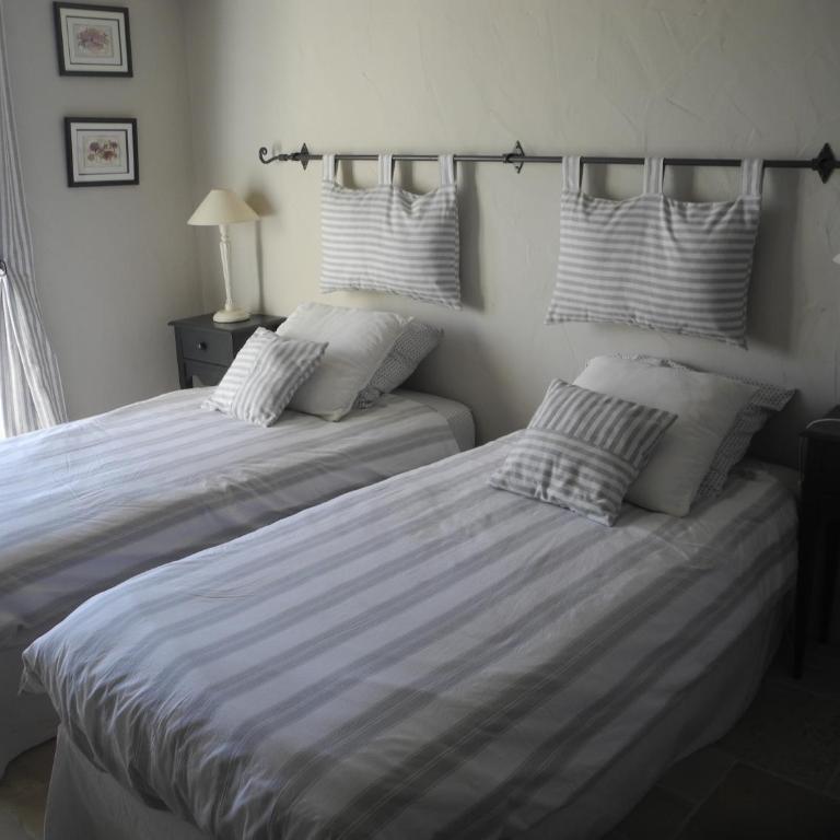 OUSTAU DE PIERA - Habitación Doble Deluxe con vistas a la montaña - 1 o 2 camas - 1
