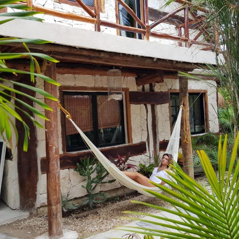 La Casa de Mia Tulum - Habitación con cama extragrande y balcón - 23