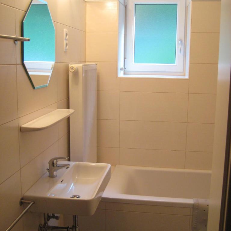 Gästehaus Santer - Apartment mit 2 Schlafzimmern und Balkon - 4