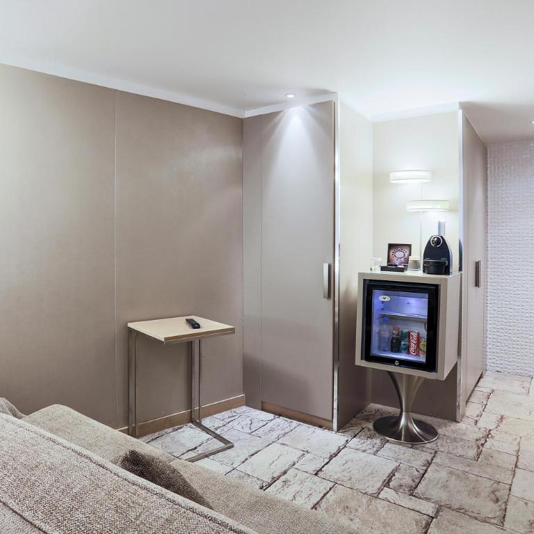 Mercure Paris Vaugirard Porte De Versailles - Suite Lit King-Size avec Canapé-Lit - 9