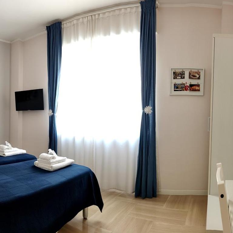 B&B Valverde - Camera Matrimoniale/Doppia con Letti Singoli con Bagno Privato - 6