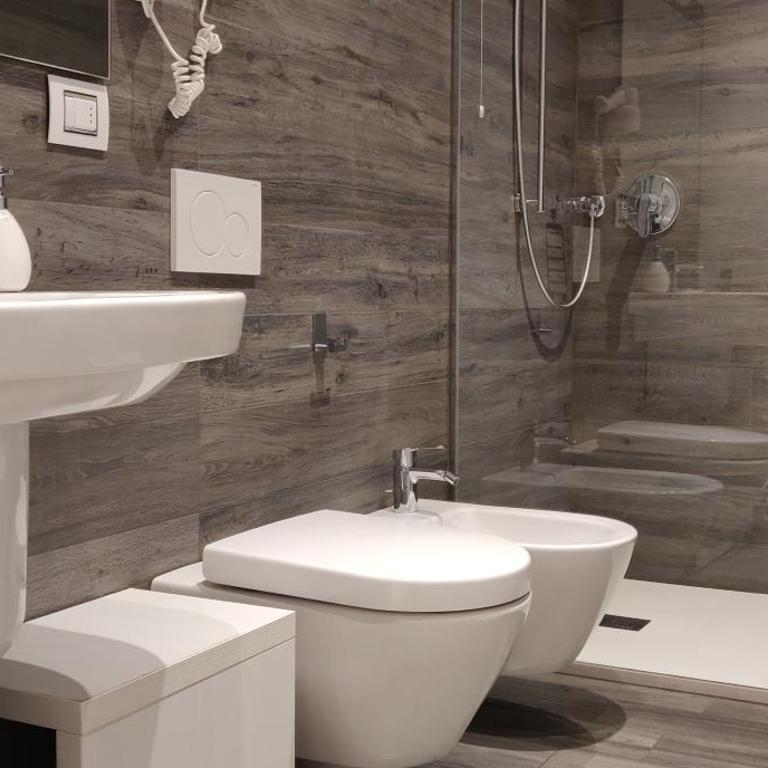 B&B Valverde - Camera Matrimoniale/Doppia con Letti Singoli con Bagno Privato - 10