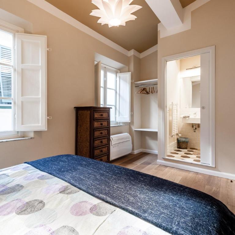 Affordable suite with a view - Heart of Lucca, 2 baths, 3 SmartTV - Appartamento con 2 Camere da Letto - 1