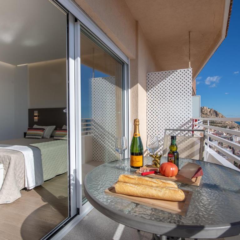 Alicante Skylights Apartments - Superior One-Bedroom Apartment (25th floor with Sea View) - 3