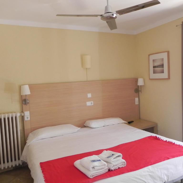 Hostal Bonany - Habitación Doble con balcón - 1 o 2 camas - 28