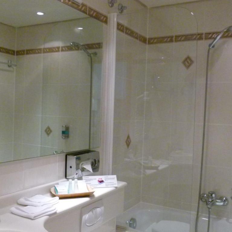 Hotel Europa Suites St Moritz - Deluxe Doppelzimmer mit Balkon und Panoramablick - 6