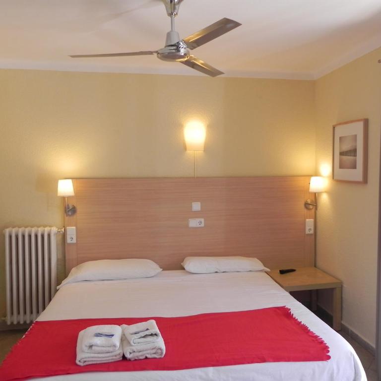 Hostal Bonany - Habitación Doble con balcón - 1 o 2 camas - 30