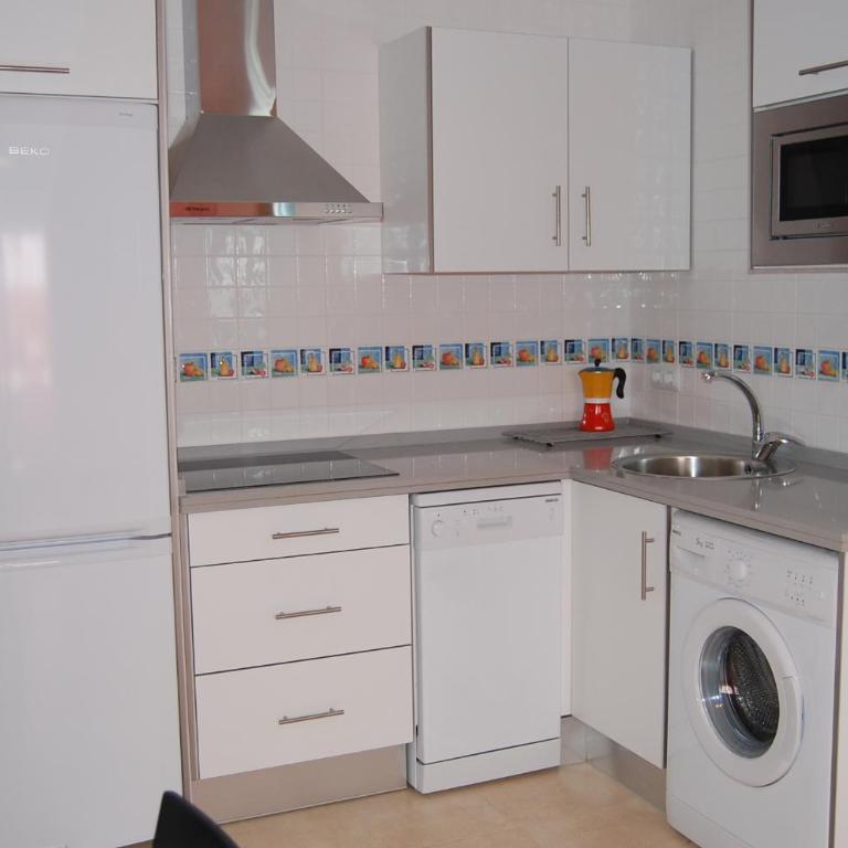 Apartamentos y Áticos Zahara - Two-Bedroom Apartment - 3