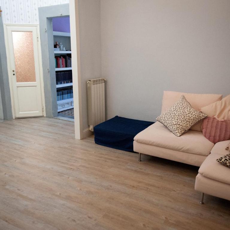 53 Via Faenza - Appartamento con 2 Camere da Letto - 15
