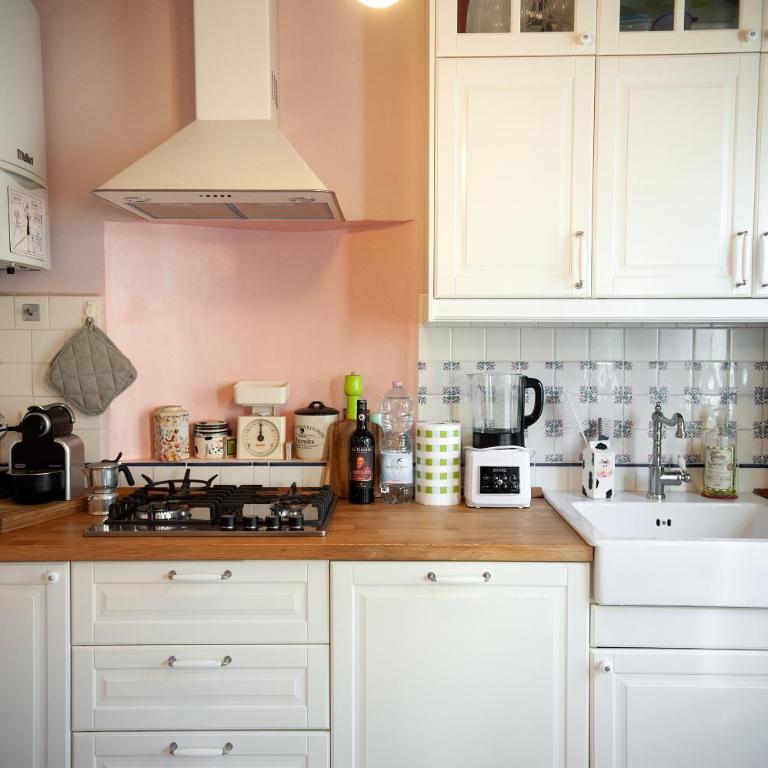 53 Via Faenza - Appartamento con 2 Camere da Letto - 4