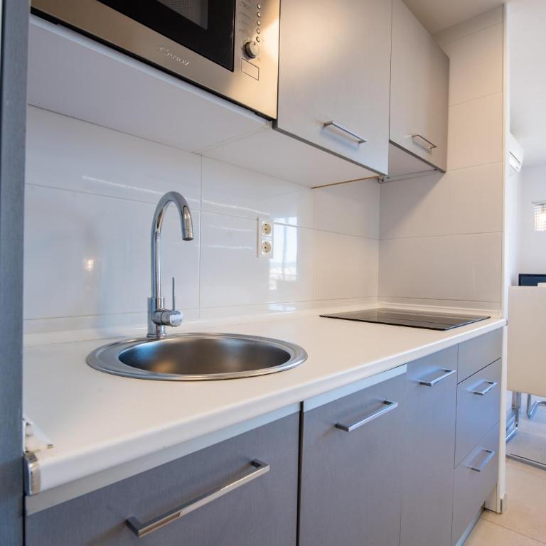 Alicante Skylights Apartments - Two Bedroom Apartment (15th floor with City View) - 8