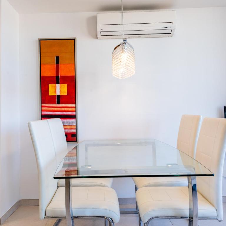 Alicante Skylights Apartments - Two Bedroom Apartment (15th floor with City View) - 11