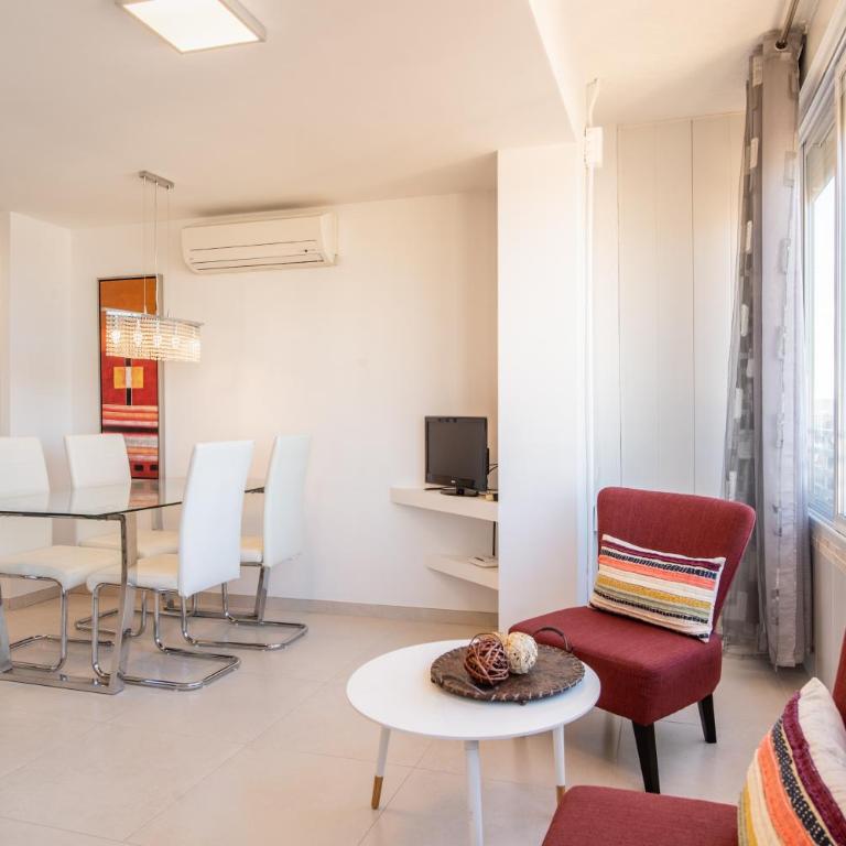 Alicante Skylights Apartments - Two Bedroom Apartment (15th floor with City View) - 3