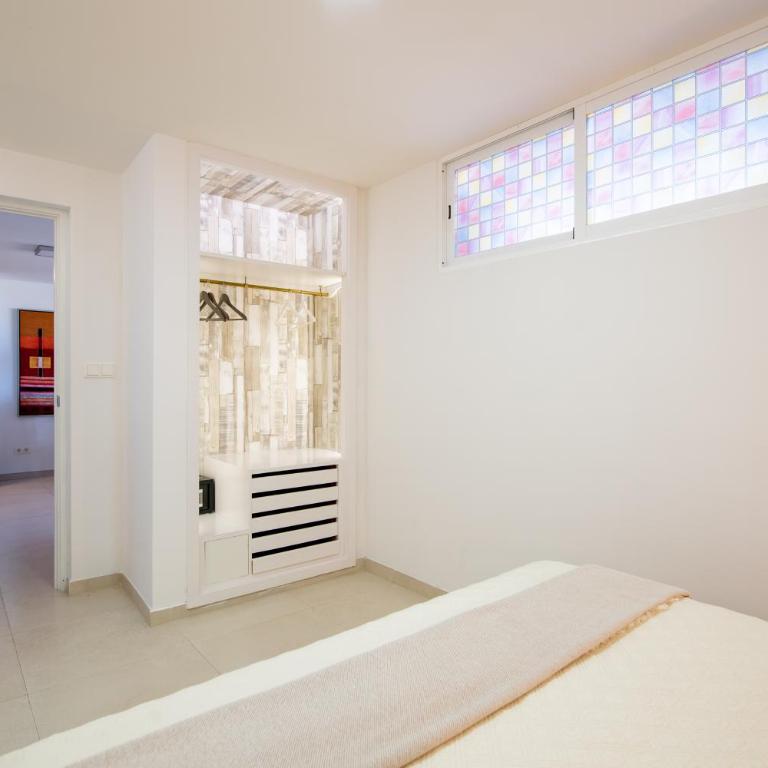 Alicante Skylights Apartments - Two Bedroom Apartment (15th floor with City View) - 17