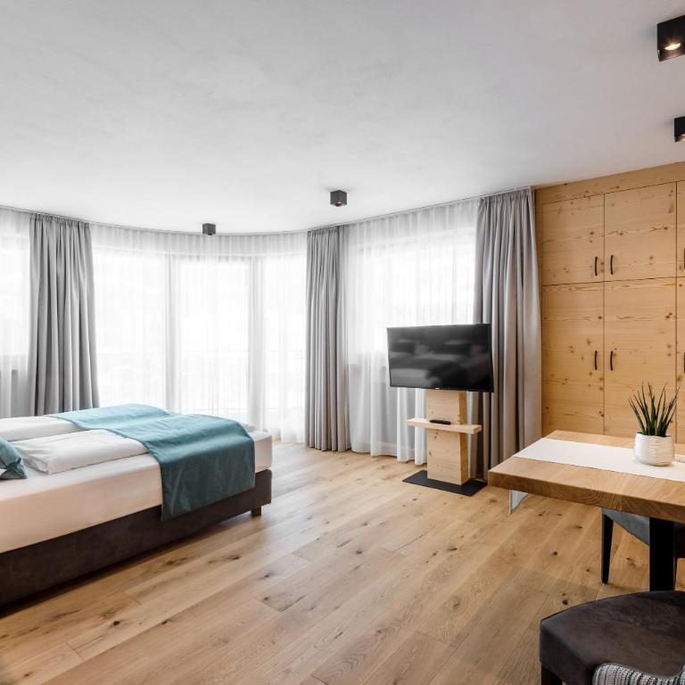 Hotel Arkadia - "Adults Only" - Ampia Camera Matrimoniale/Doppia con Letti Singoli - 2