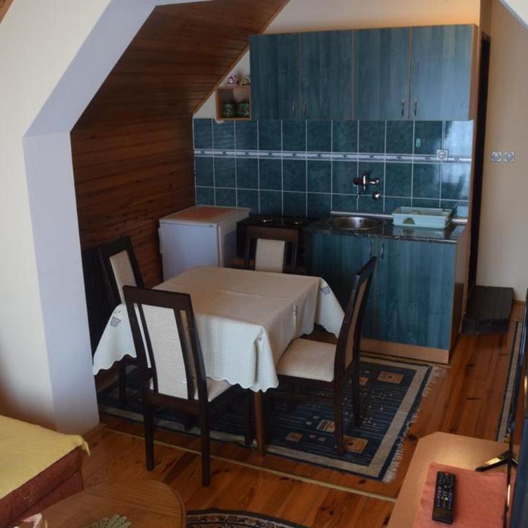 Božović MV Apartments - Apartment with Terrace - 13