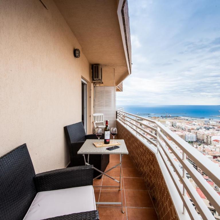 Alicante Skylights Apartments - 1-BR-Apartment (28th floor with Sea View) - 3