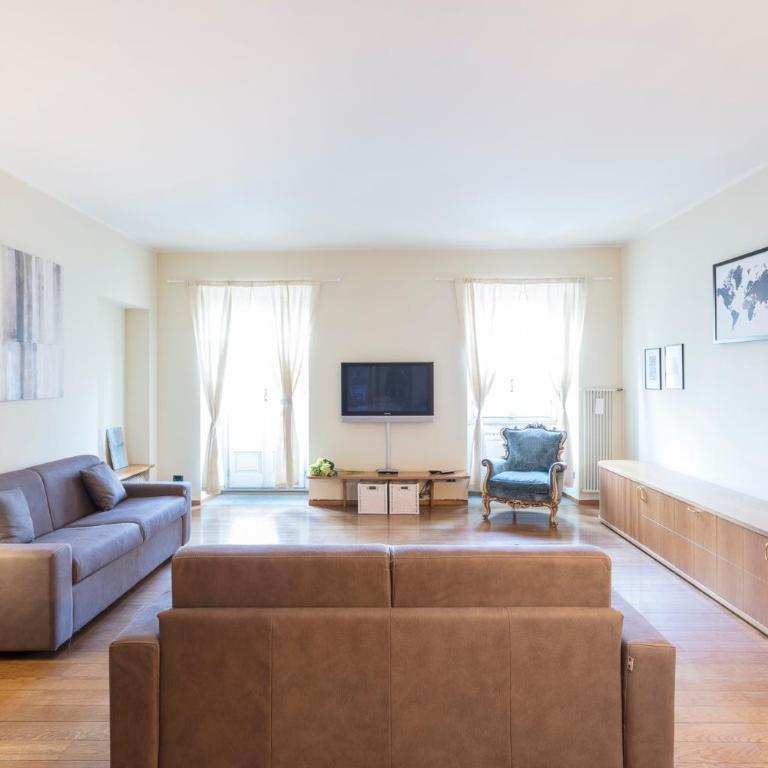 Casa delle colonne - big and elegant apt by Home a porter - Two-Bedroom Apartment - 5