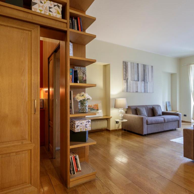 Casa delle colonne - big and elegant apt by Home a porter - Two-Bedroom Apartment - 11
