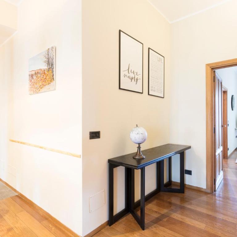 Casa delle colonne - big and elegant apt by Home a porter - Two-Bedroom Apartment - 21