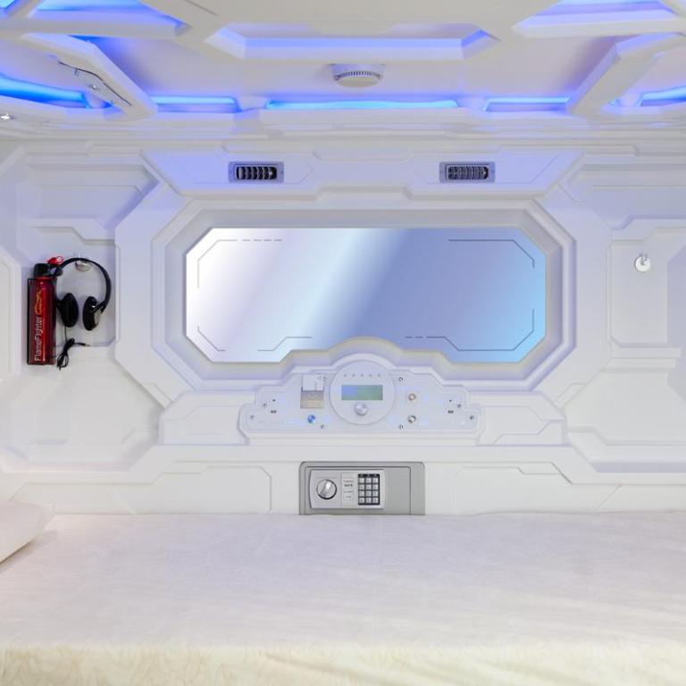 izZzleep Aeropuerto Terminal 2 - Standard Single Room - 4
