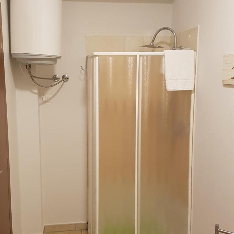 Etna Parking - Twin Room with Private Bathroom - 14