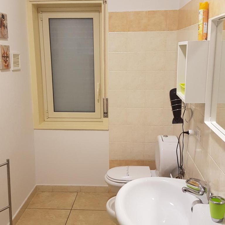 Etna Parking - Twin Room with Private Bathroom - 17